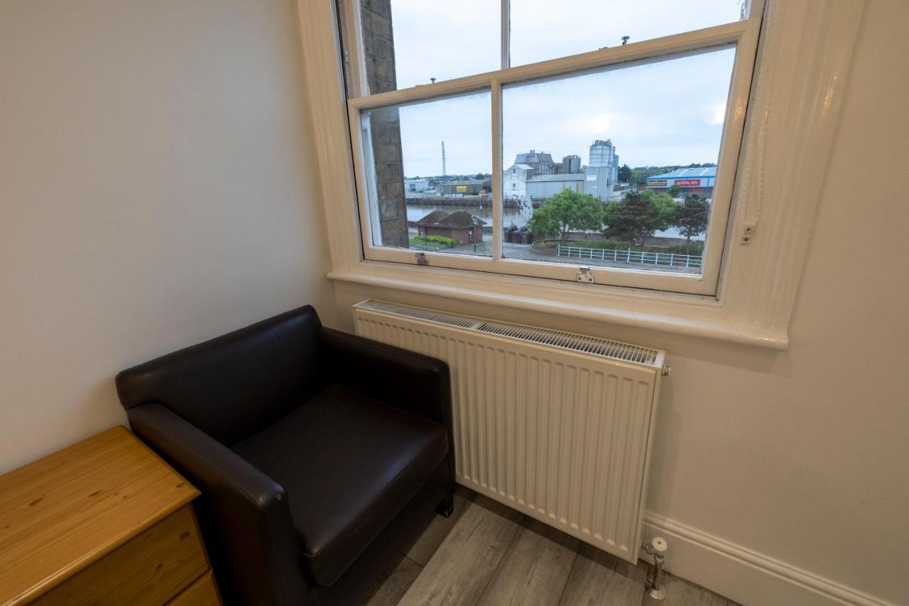Entire Two Double Bedrooms Flat With River Yare View H6 Грейт-Ярмут Экстерьер фото