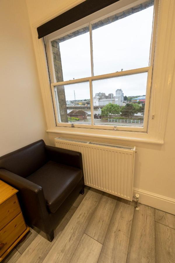 Entire Two Double Bedrooms Flat With River Yare View H6 Грейт-Ярмут Экстерьер фото